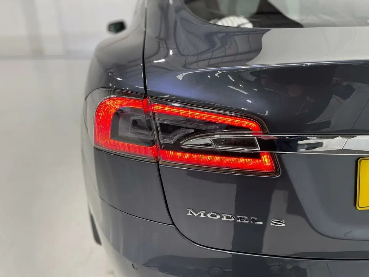 2017-tesla-model-s-e-75-235kw-big-20