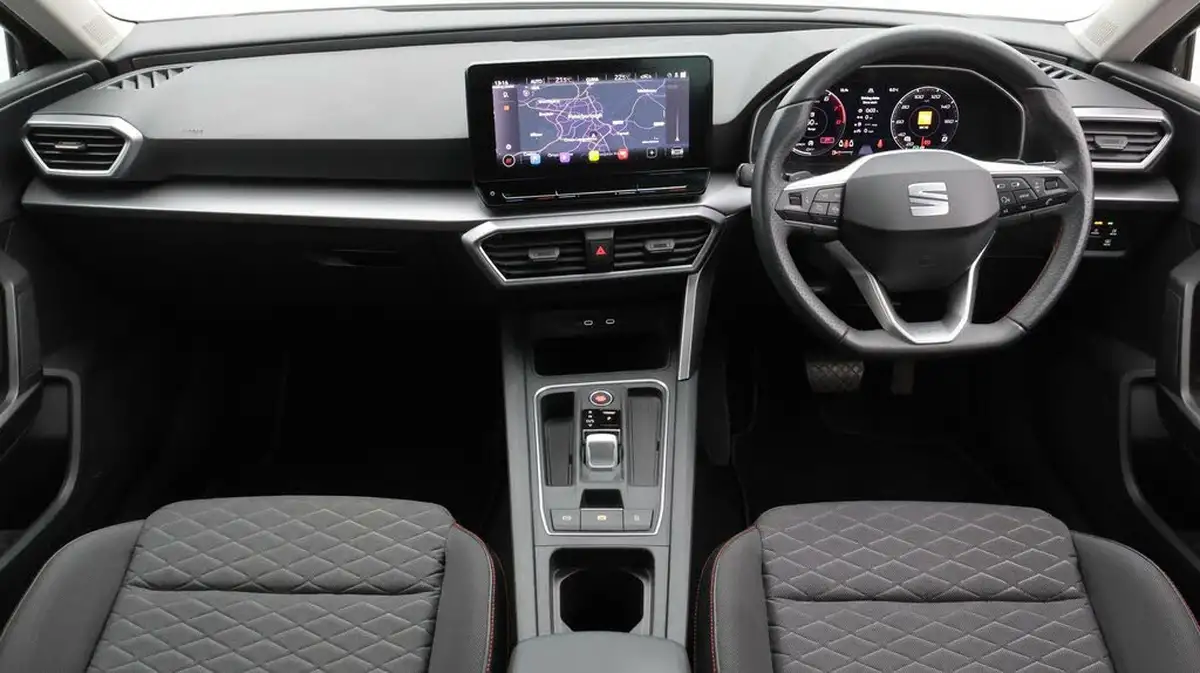 2022-seat-leon-15-etsi-fr-estate-big-13
