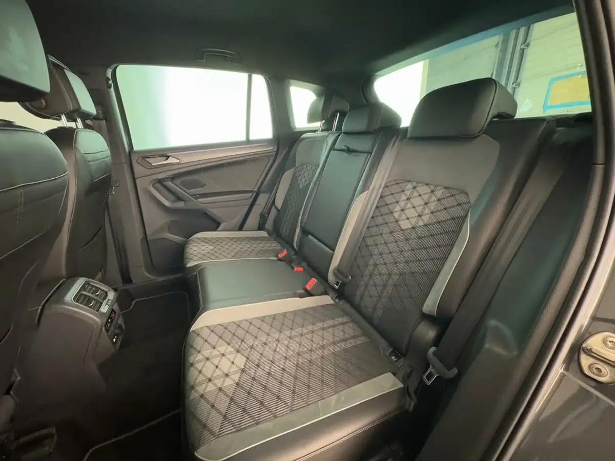 2021-volkswagen-tiguan-15-tsi-r-line-big-14