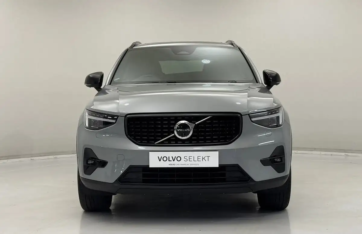 2024-volvo-xc40-20-b3-ultimate-big-2