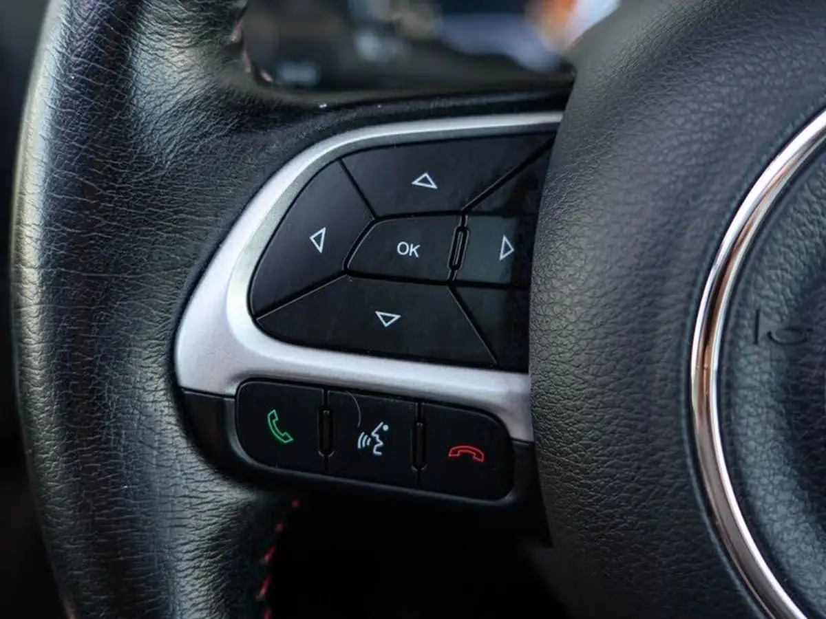2016-jeep-renegade-20multijet-ii-trailhawk-big-15
