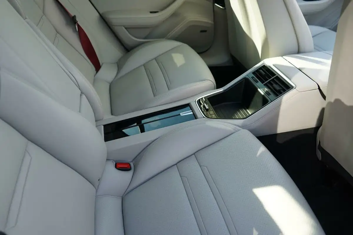 2018-porsche-panamera-29-v6-4-e-hybrid-sport-turismo-big-29