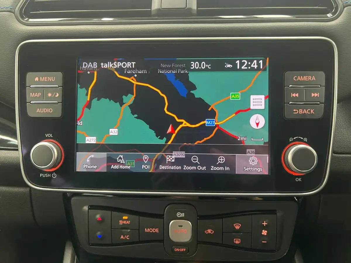 2023-nissan-leaf-e-e-tekna-59kwh-big-4