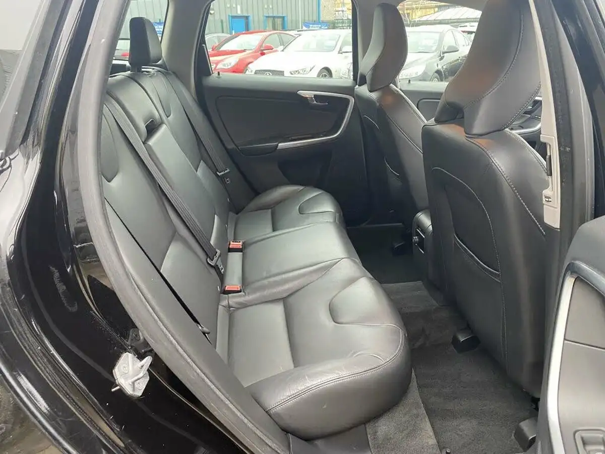 2015-volvo-xc60-24td-d4-se-lux-190bhp-nav-ss-geartronic-big-18