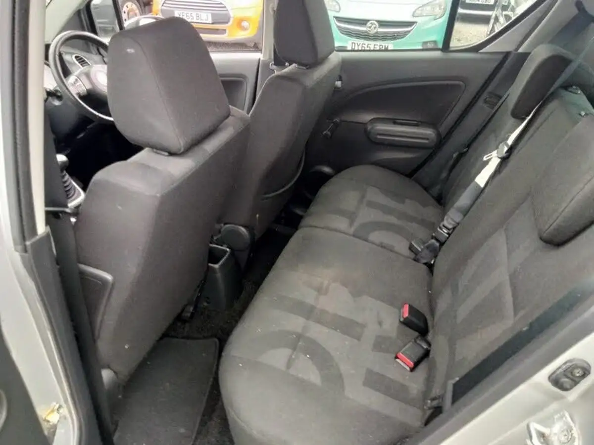 2009-vauxhall-agila-12-design-big-11