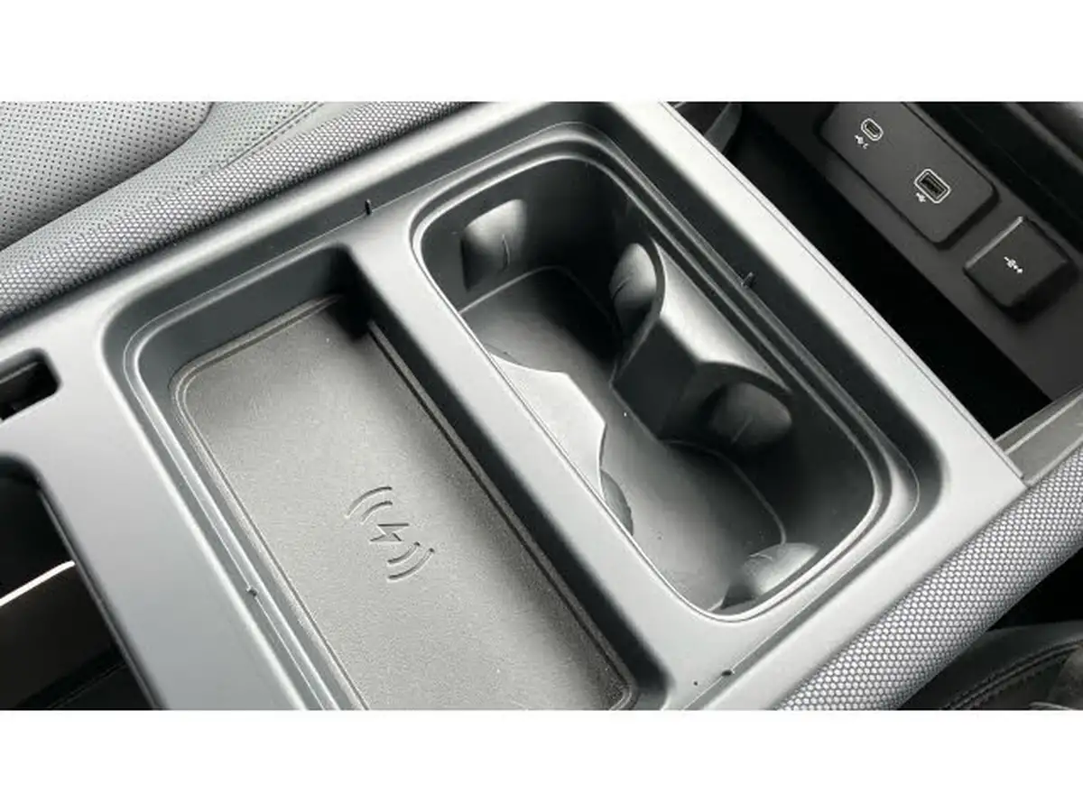 2024-land-rover-90-defender-30-d300-75th-edition-big-17