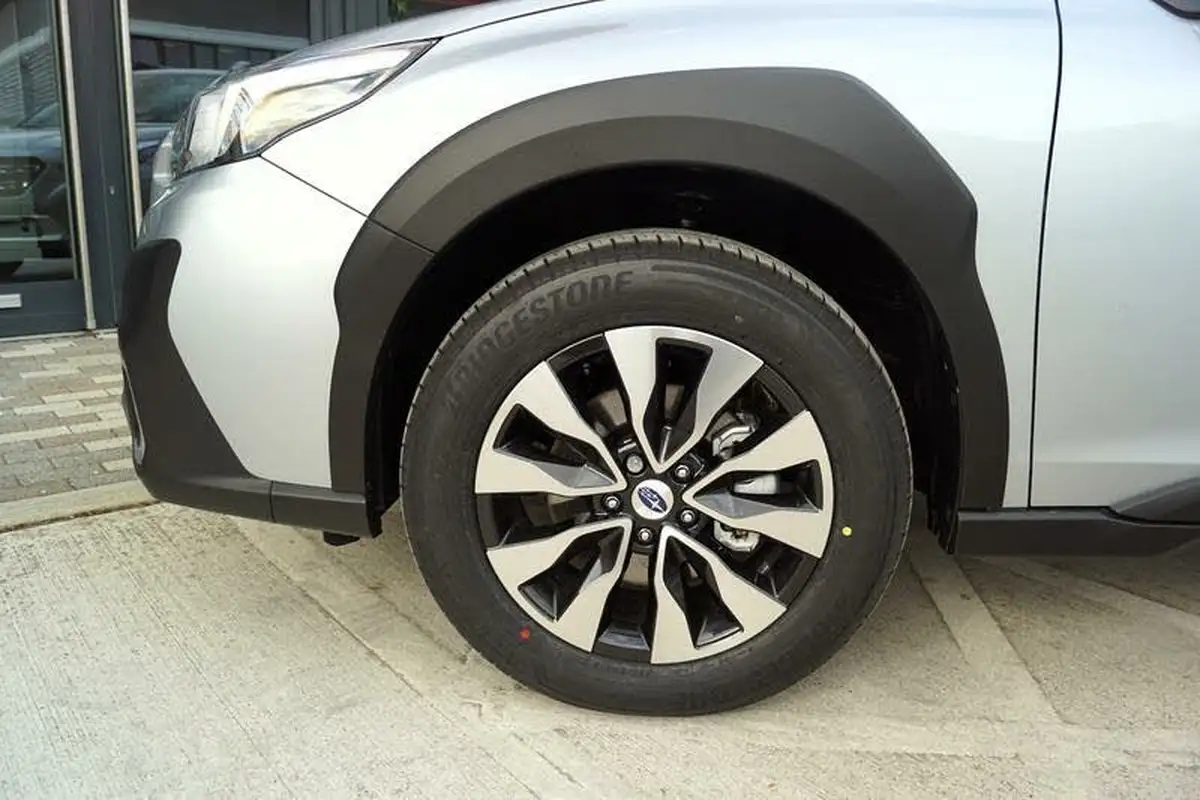 2025-subaru-outback-25i-touring-big-30