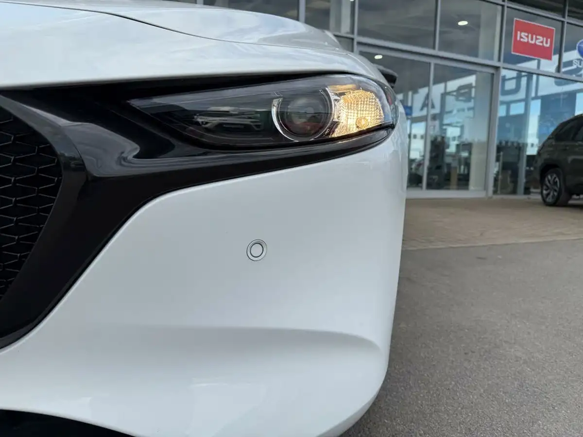 2023-mazda-mazda3-20-e-skyactiv-g-homura-big-22