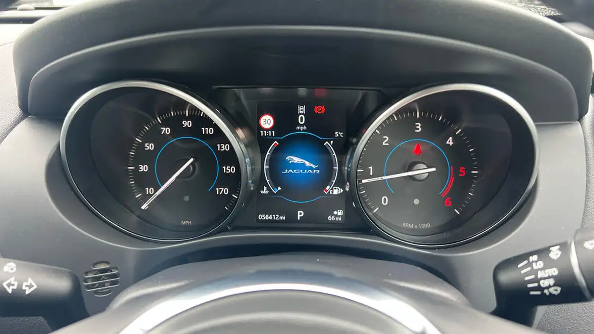 2017-jaguar-f-pace-20-i4d-r-sport-180ps-awd-ss-auto-big-15