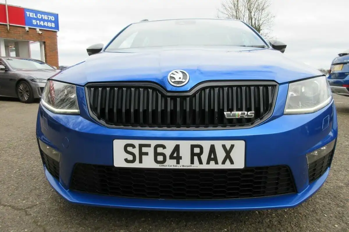 2014-skoda-octavia-20tdi-vrs-estate-big-9
