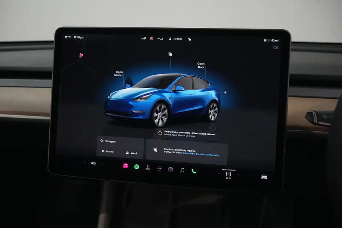 2022-tesla-model-y-e-long-range-big-41