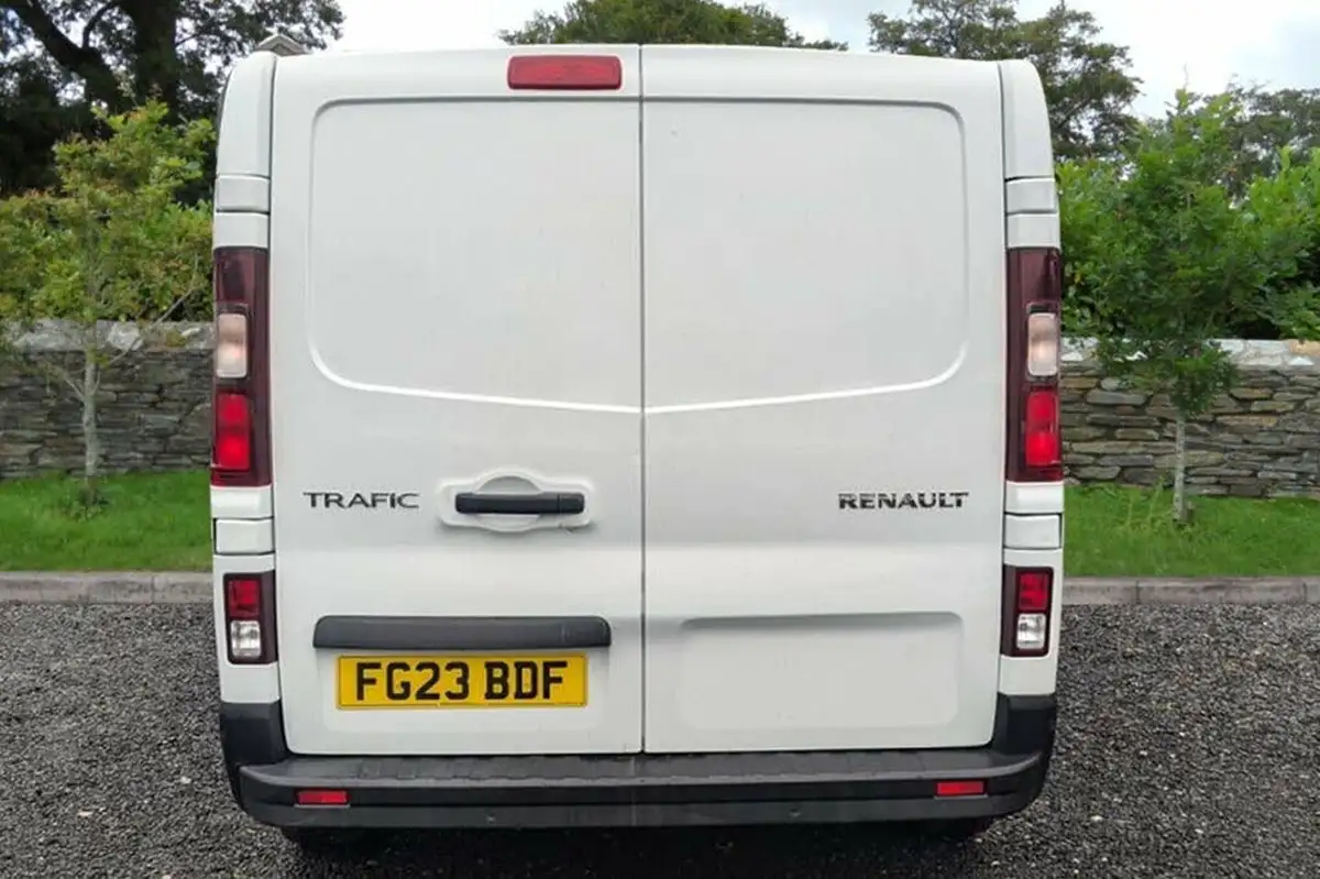 2023-renault-trafic-20dci-sl28-130-business-big-15