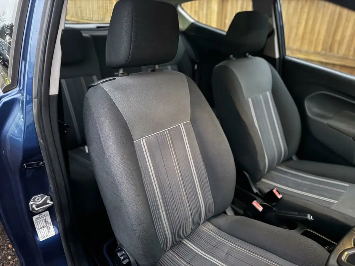2009-ford-fiesta-125-style-3d-big-14