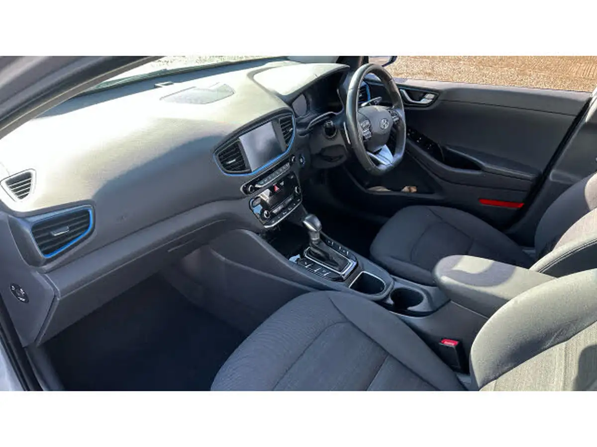 2018-hyundai-ioniq-16-gdi-premium-hybrid-big-8