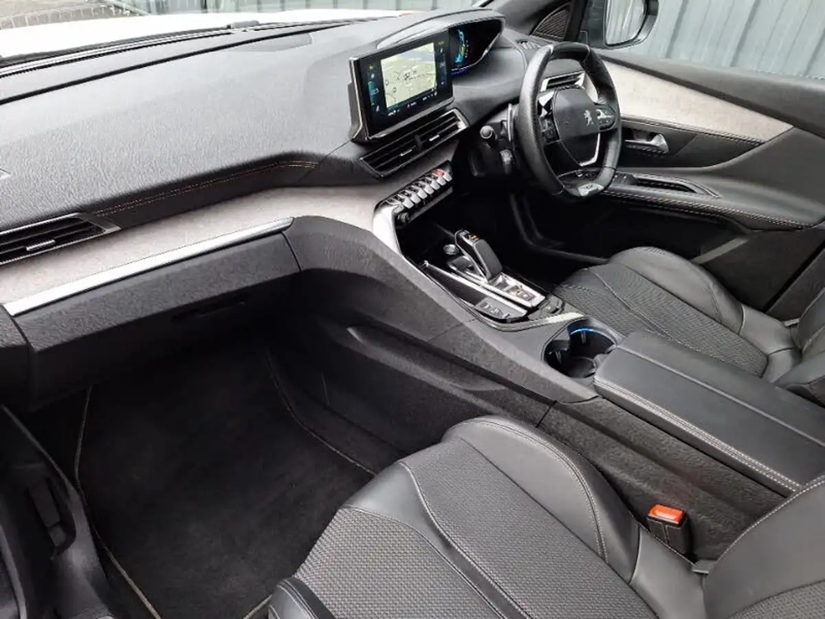 2021-peugeot-3008-suv-16-puretech-gt-premium-300bhp-4wd-hybrid4-e-eat8-big-4