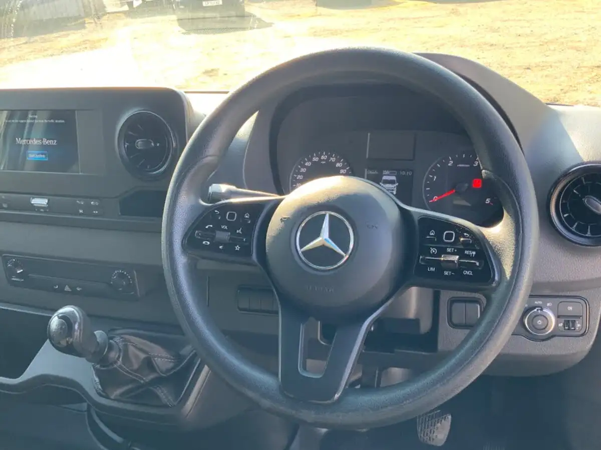 2020-mercedes-benz-sprinter-20cdi-315-l1h1-progressive-big-17