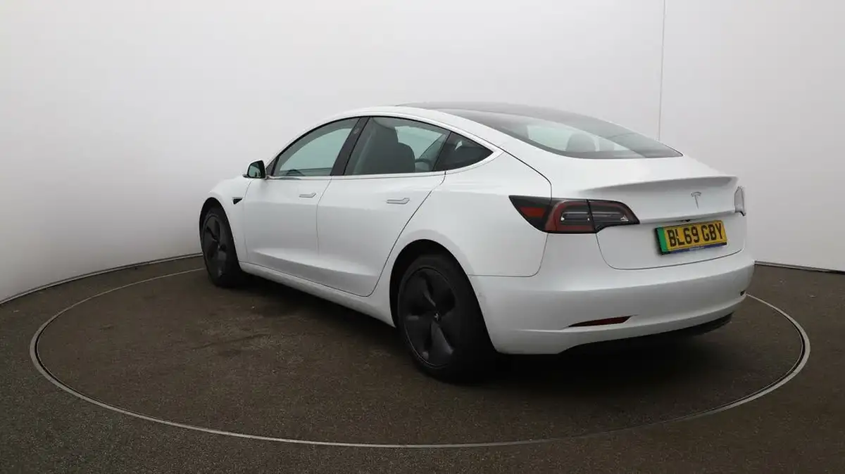 2019-tesla-model-3-e-standard-plus-big-54