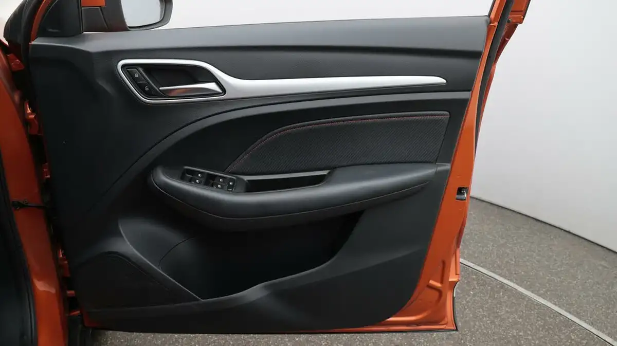 2022-mg-zs-suv-15-vti-tech-exclusive-big-15