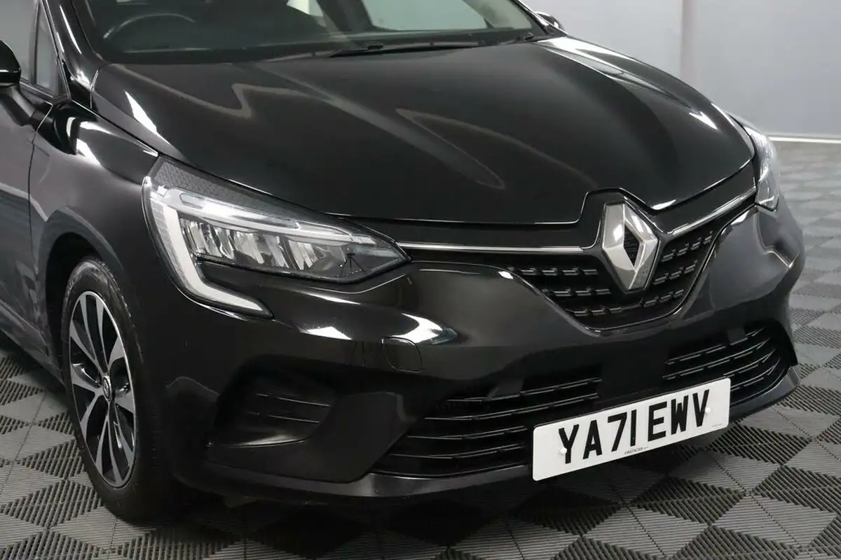 2022-renault-clio-10-tce-iconic-edition-big-21