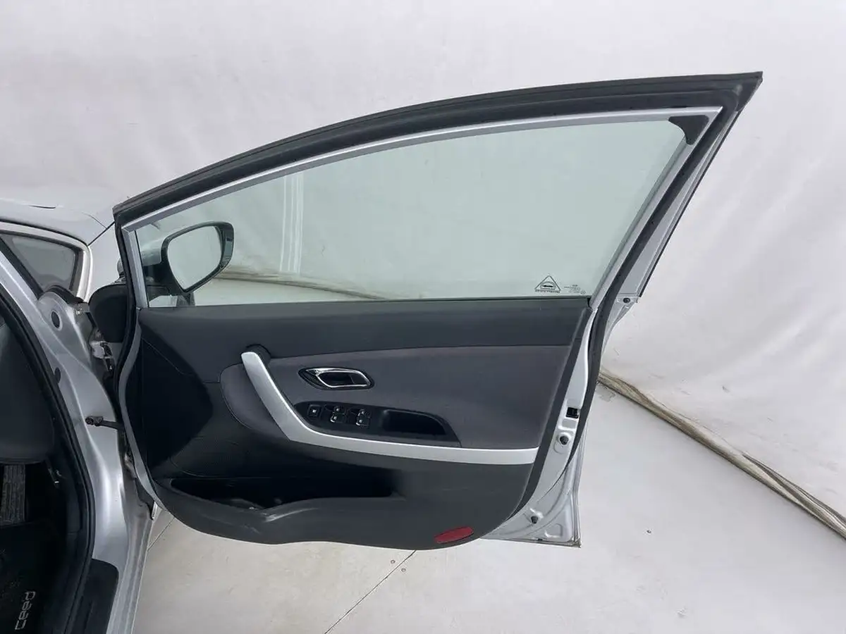 2018-kia-ceed-16-gdi-2-big-19