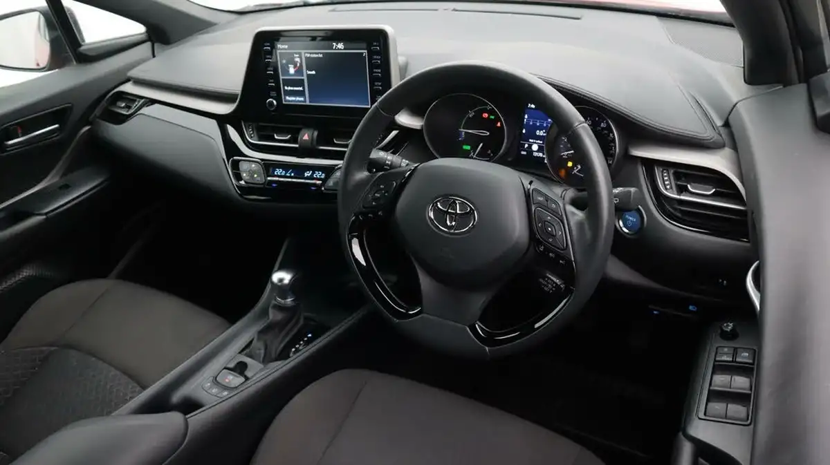 2022-toyota-c-hr-18-vvt-i-icon-big-9