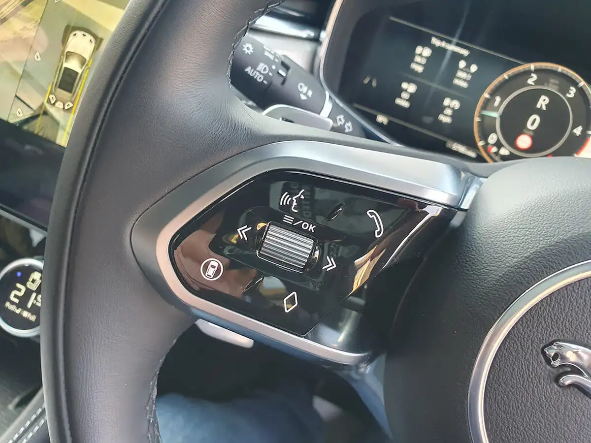 2024-jaguar-f-pace-30-d300-r-dynamic-hse-black-big-46