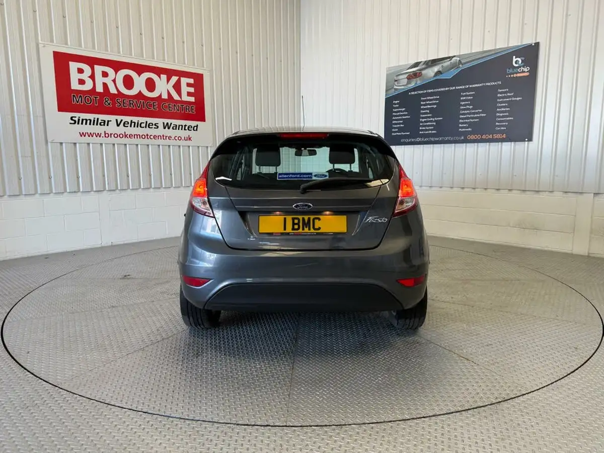 2016-ford-fiesta-125-zetec-5d-big-7