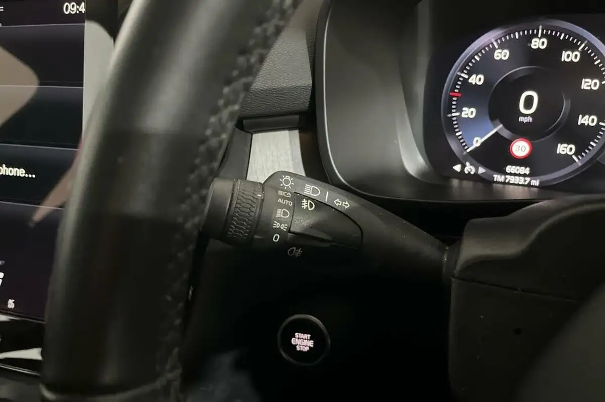 2021-volvo-xc40-15-t4-inscription-208bhp-big-22