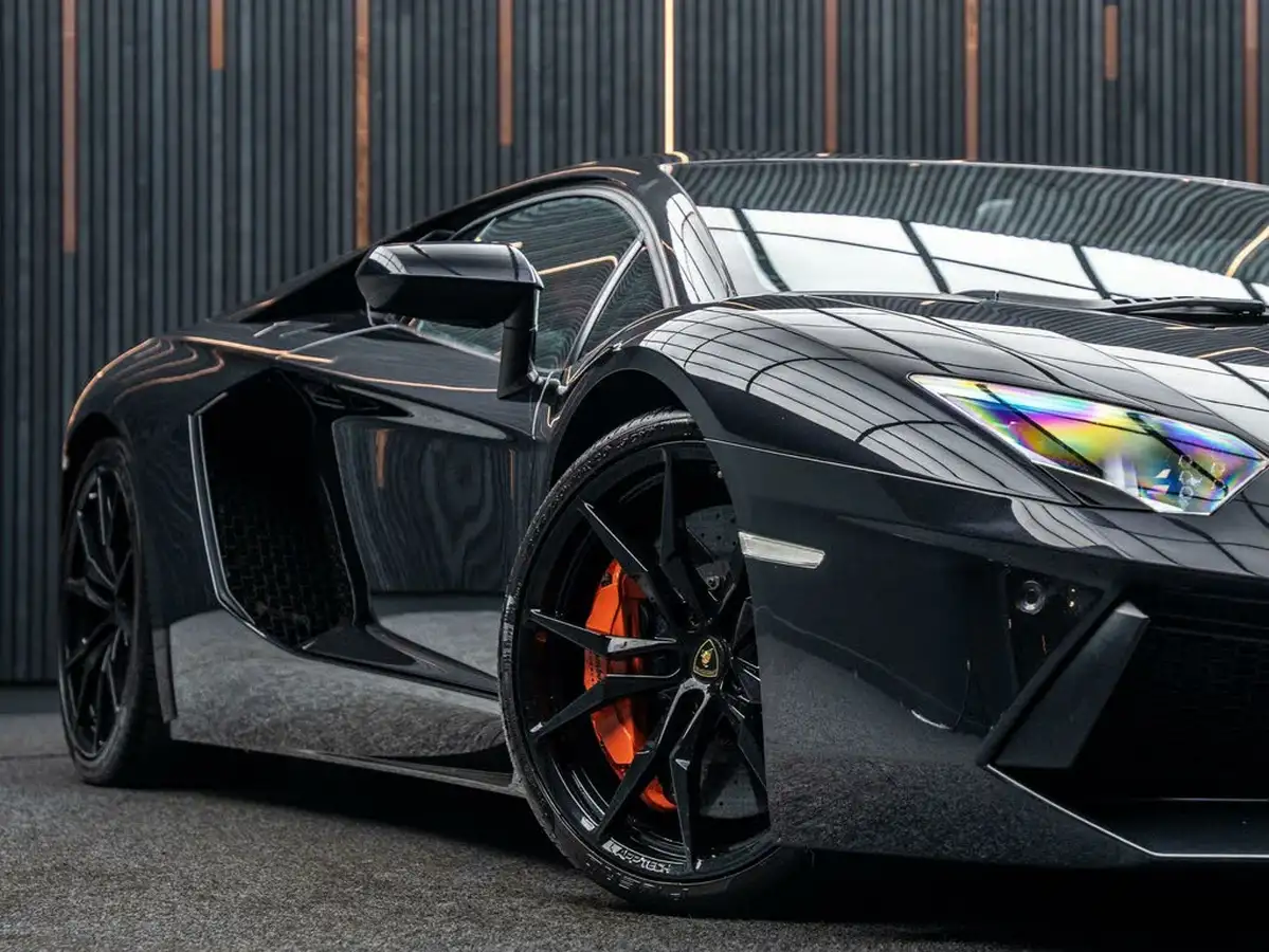 2014-lamborghini-aventador-65-lp-700-4-coupe-big-7