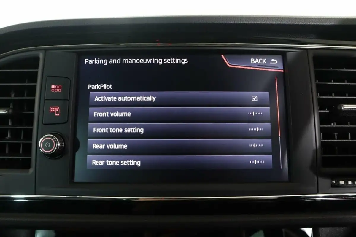 2019-seat-leon-20-tsi-fr-sport-hatchback-big-42