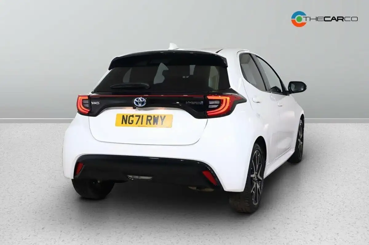 2022-toyota-yaris-15-vvt-i-dynamic-big-2