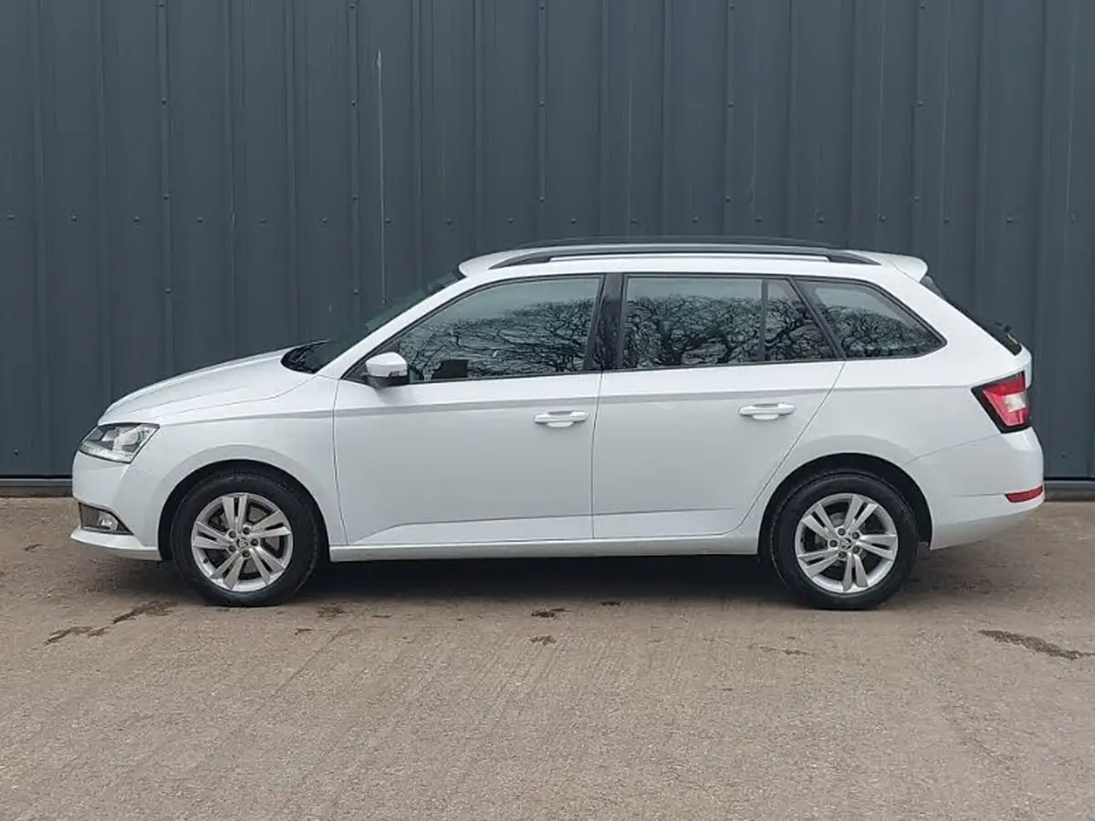 2021-skoda-fabia-10-tsi-se-95ps-estate-dsg-big-3