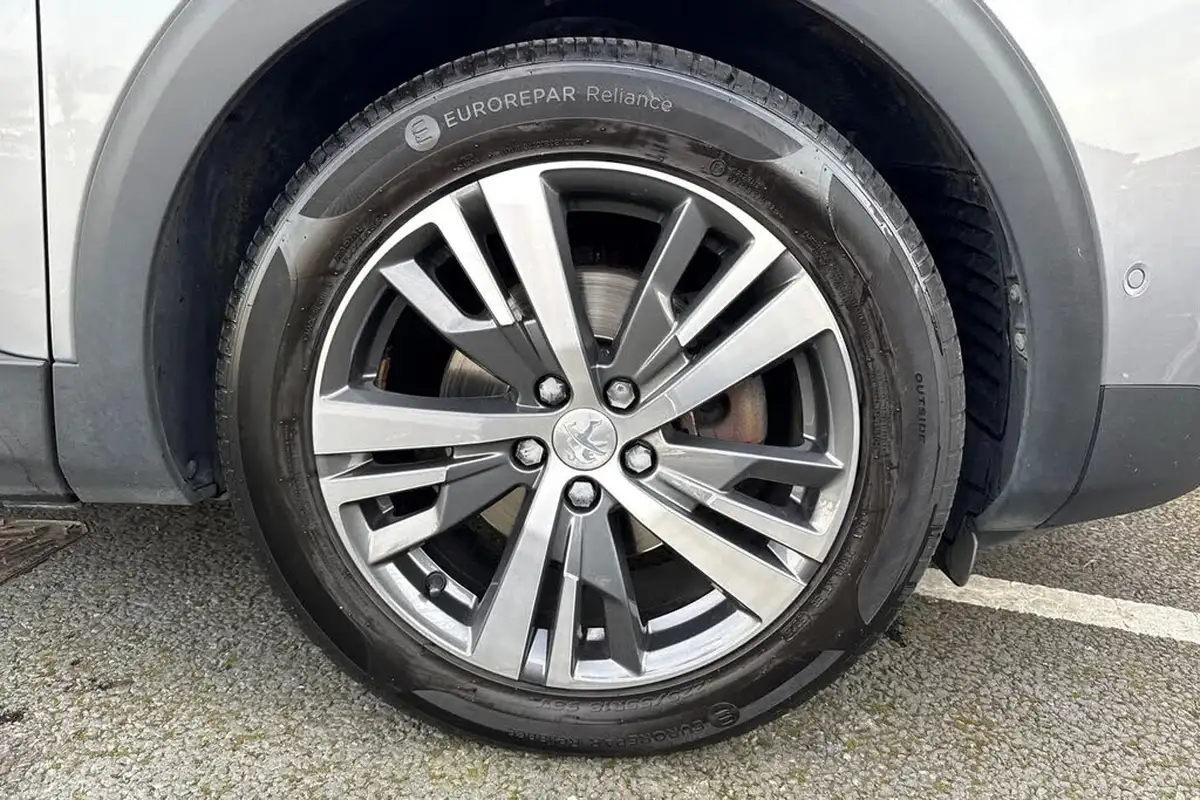 2021-peugeot-3008-suv-12-puretech-allure-premium-big-12