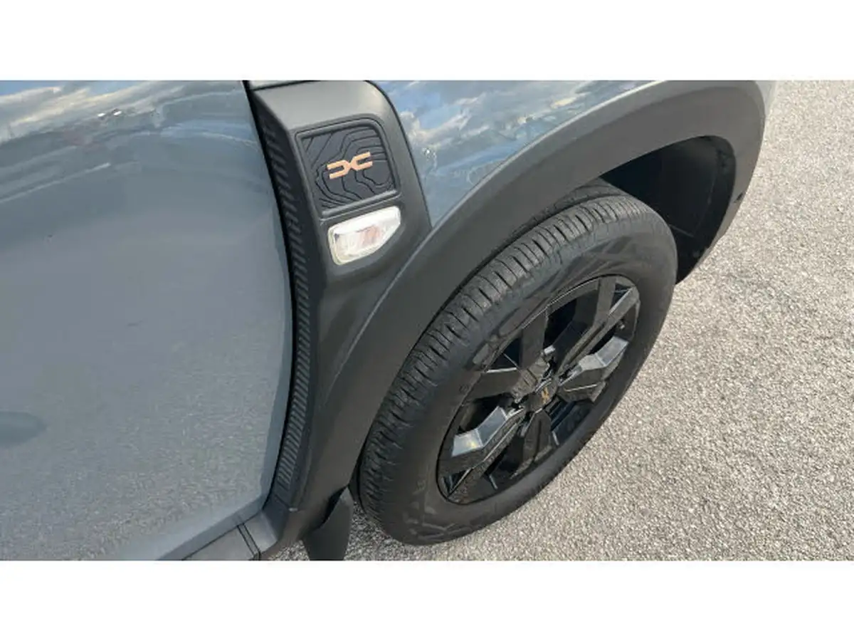 2023-dacia-duster-13-tce-extreme-130bhp-big-32