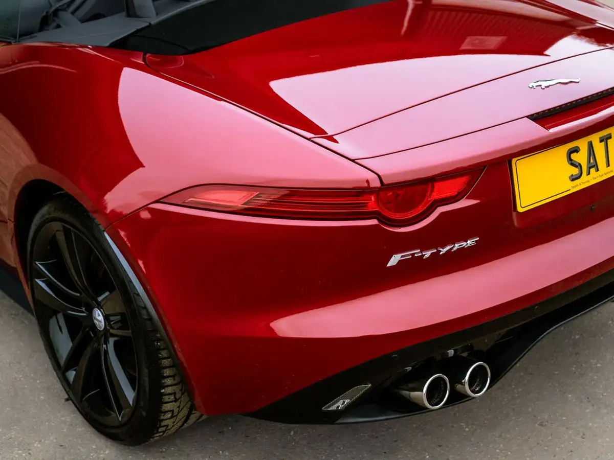 2013-jaguar-f-type-50-s-big-17