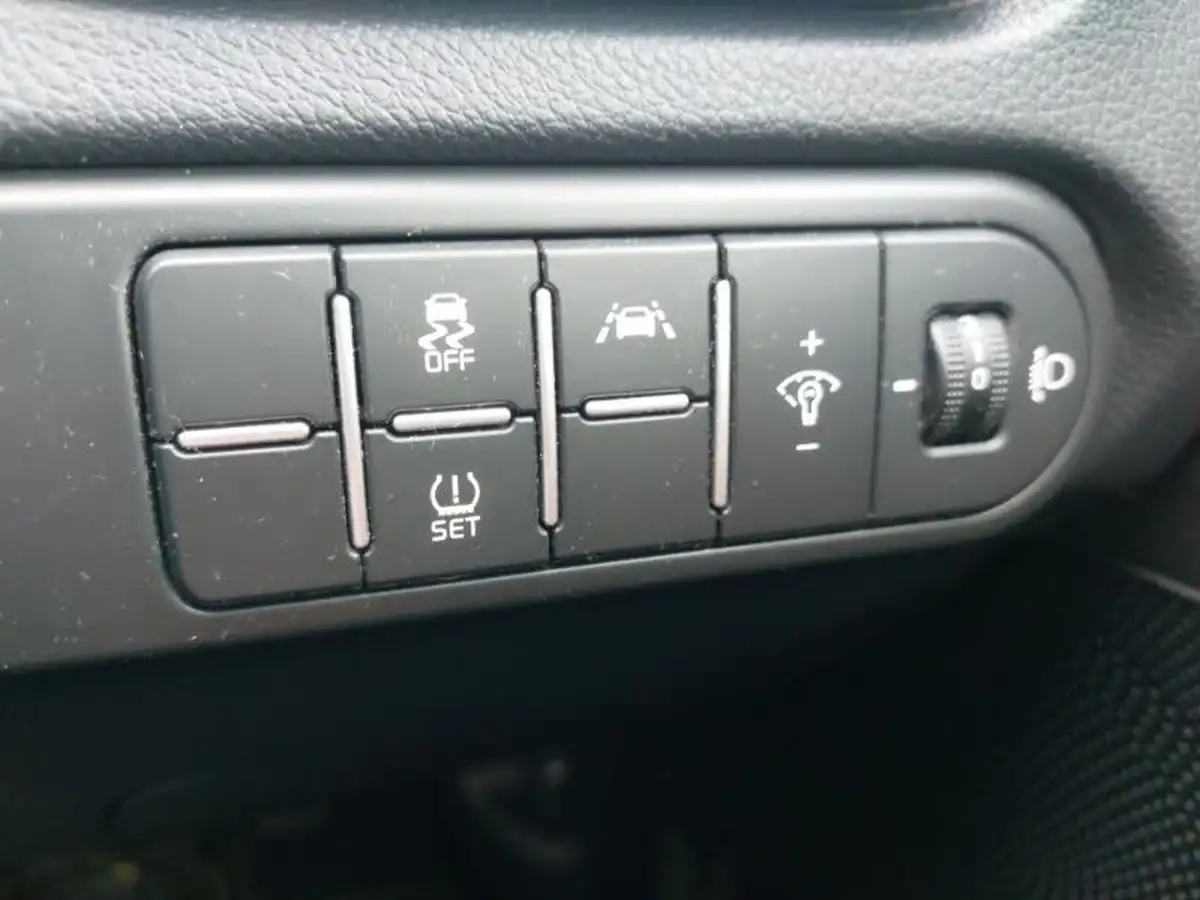 2021-kia-ceed-16crdi-2-134bhp-48v-mhev-hatchback-big-17