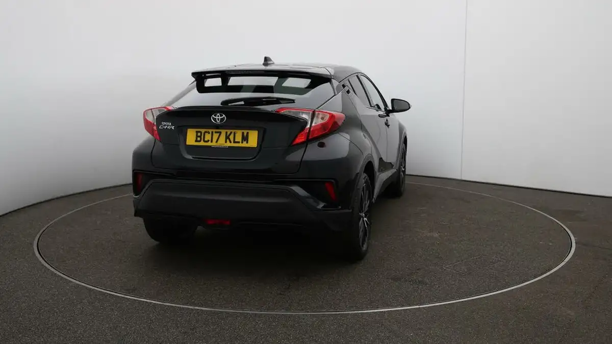 2017-toyota-c-hr-12-excel-awd-cvt-big-47