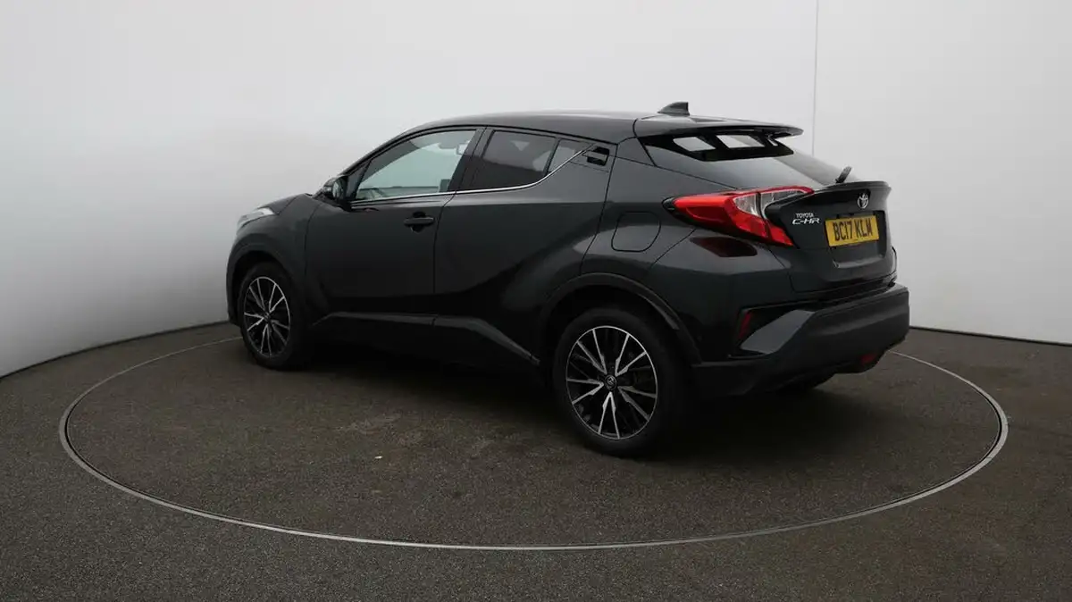 2017-toyota-c-hr-12-excel-awd-cvt-big-5
