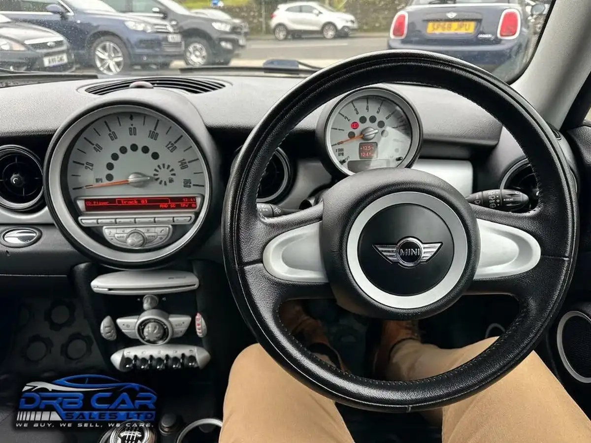 2010-mini-clubman-16-cooper-122bhp-big-14