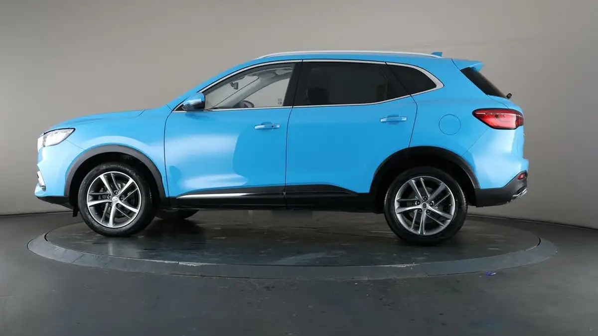 2022-mg-hs-15t-gdi-exclusive-162ps-big-4