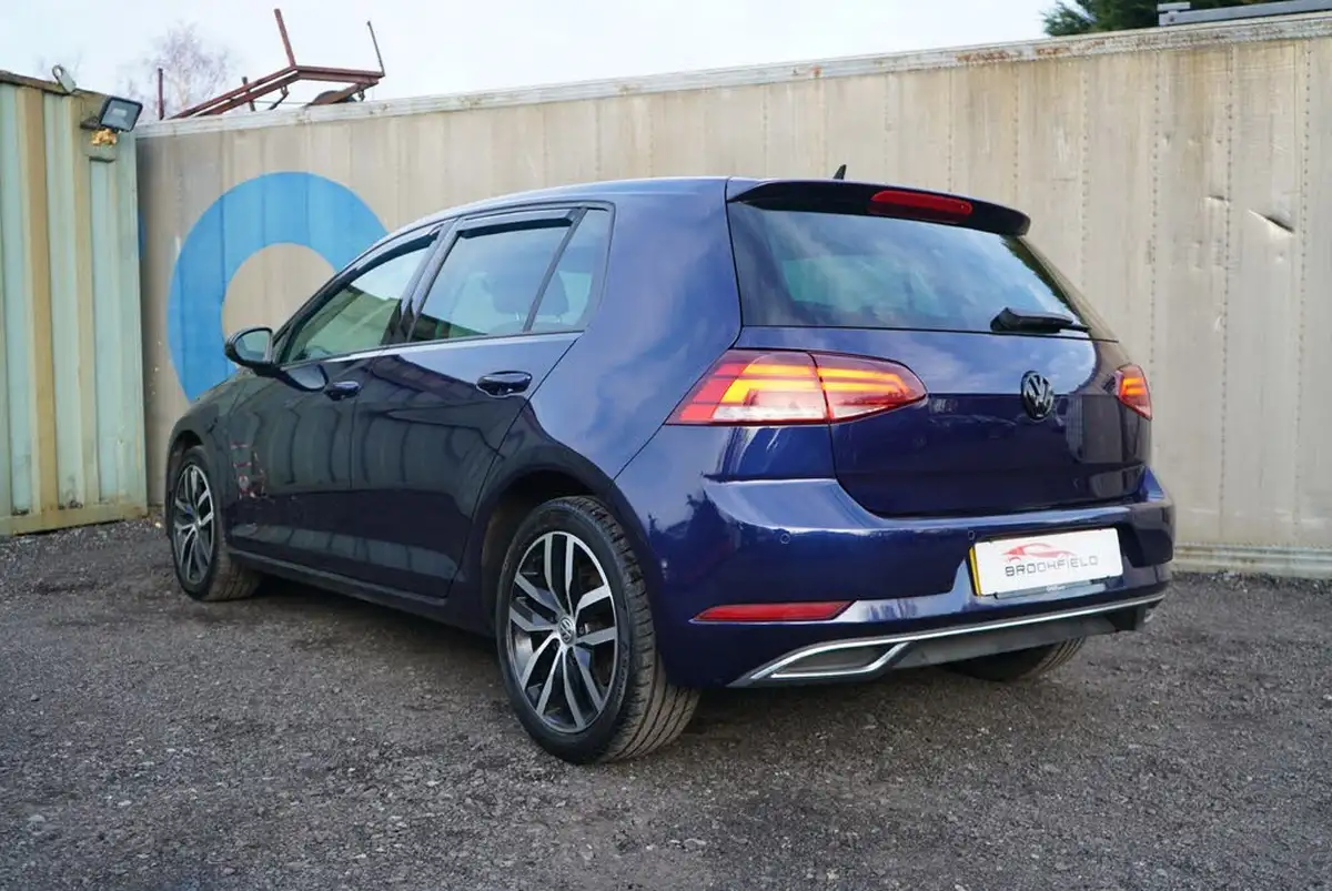 2017-volkswagen-golf-16tdi-gt-ss-hatchback-5d-big-14