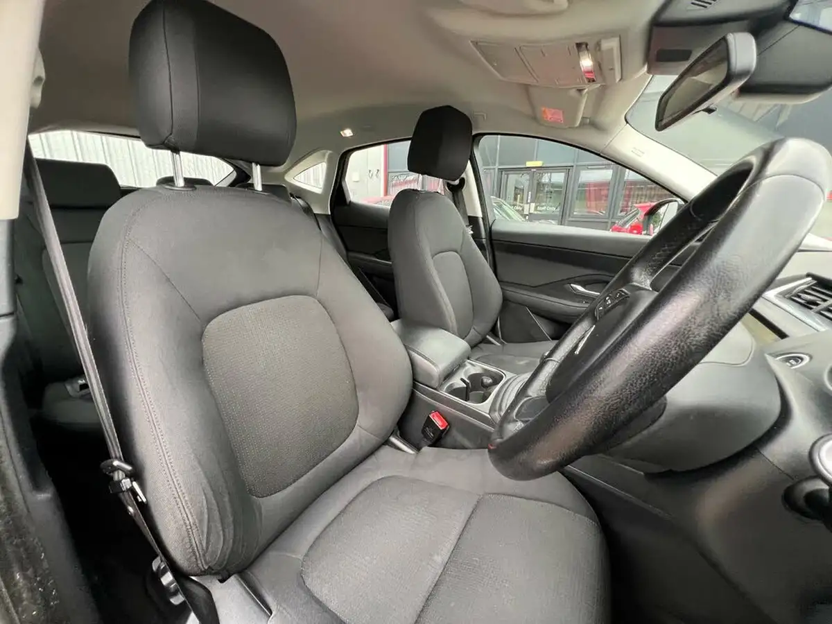 2019-jaguar-e-pace-20-i4d-150ps-big-18