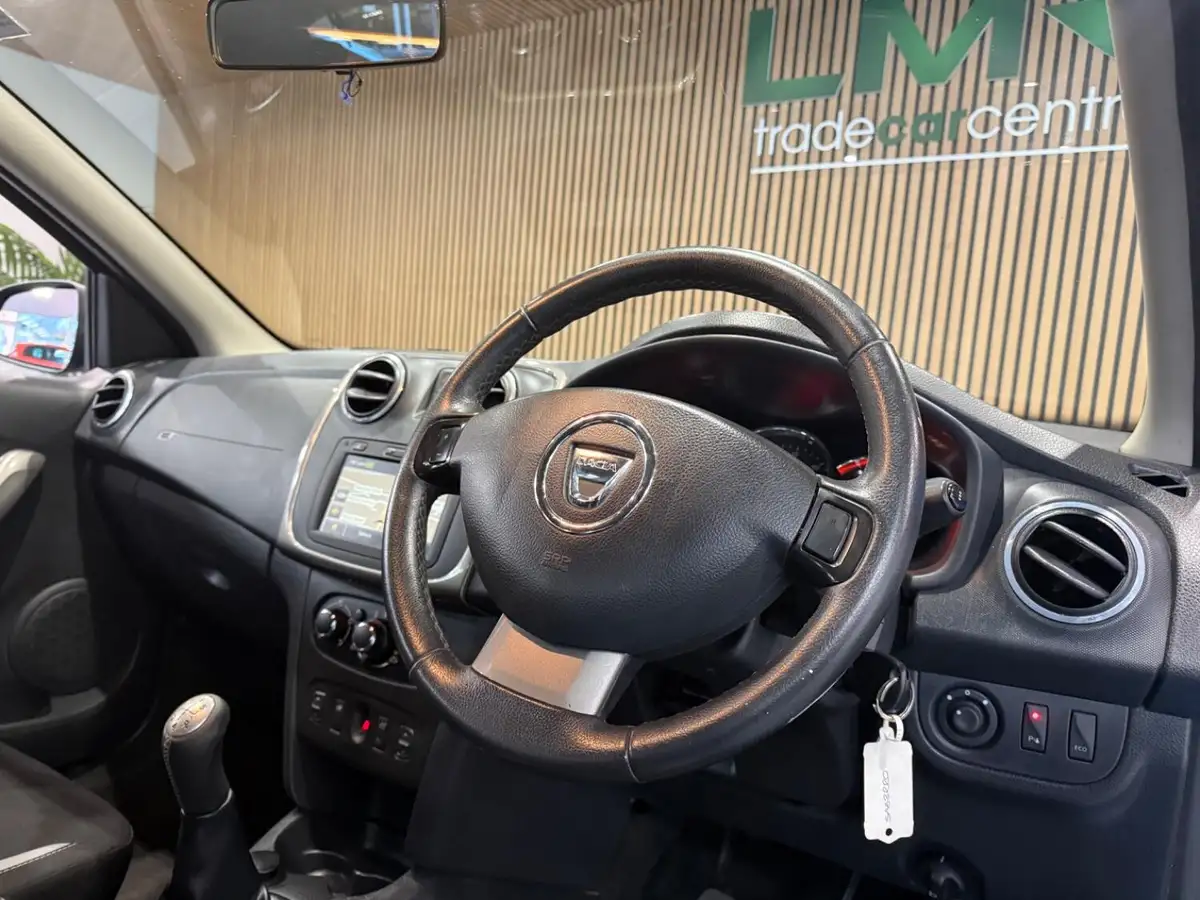 2013-dacia-sandero-stepway-09-laureate-big-11