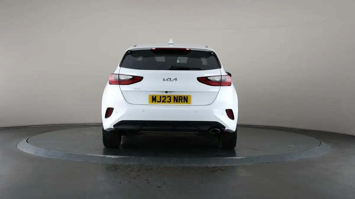 2022-kia-ceed-15-t-gdi-3-hatchback-big-6
