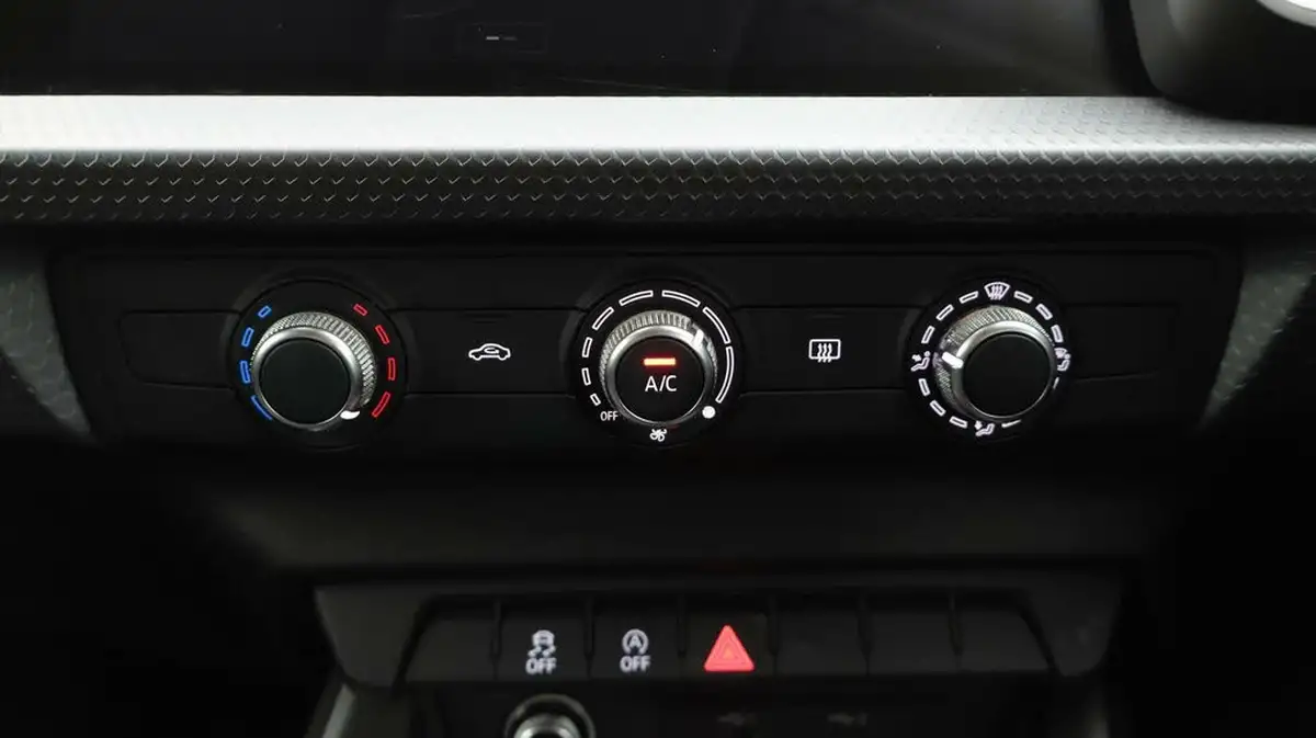 2020-audi-a1-10-25-tfsi-sport-big-12