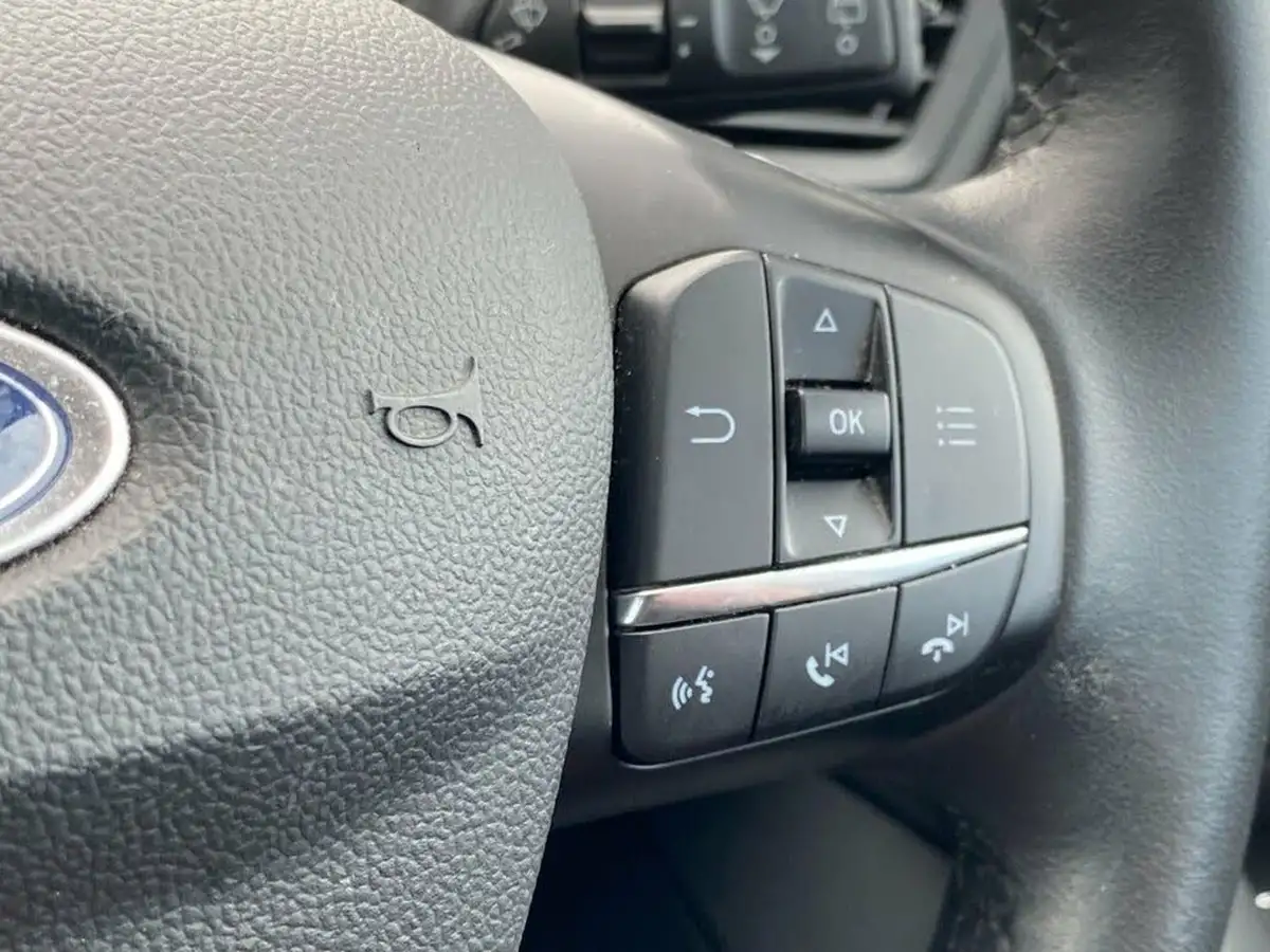 2019-ford-focus-10t-titanium-hatchback-big-44