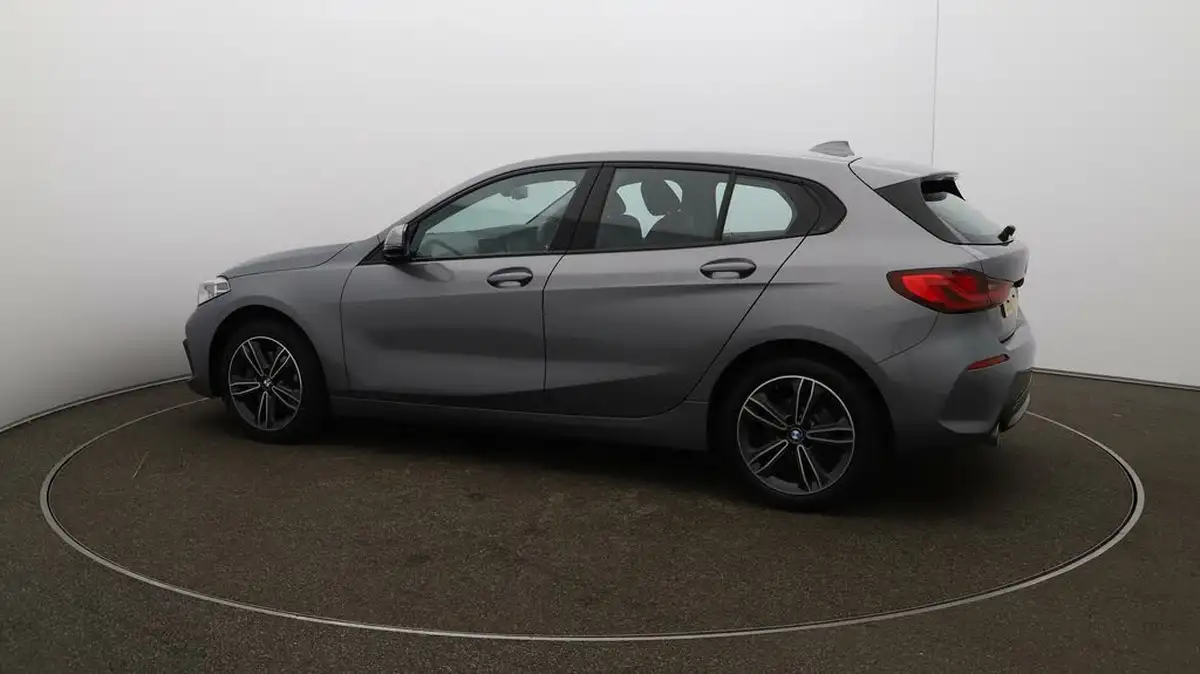 2023-bmw-1-series-15-118i-sport-dct-big-39