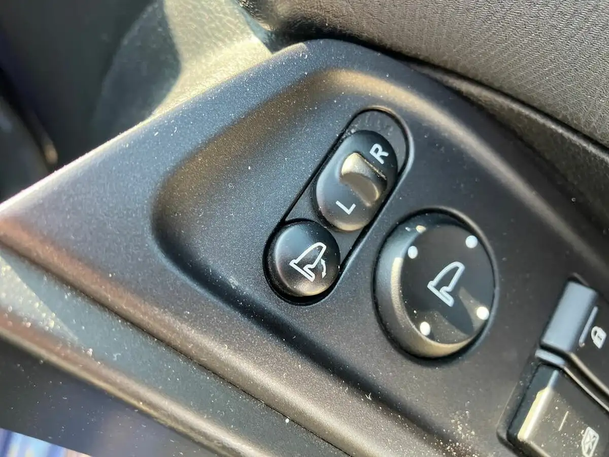 2017-honda-civic-18-i-vtec-se-plus-navi-ss-hatchback-big-32