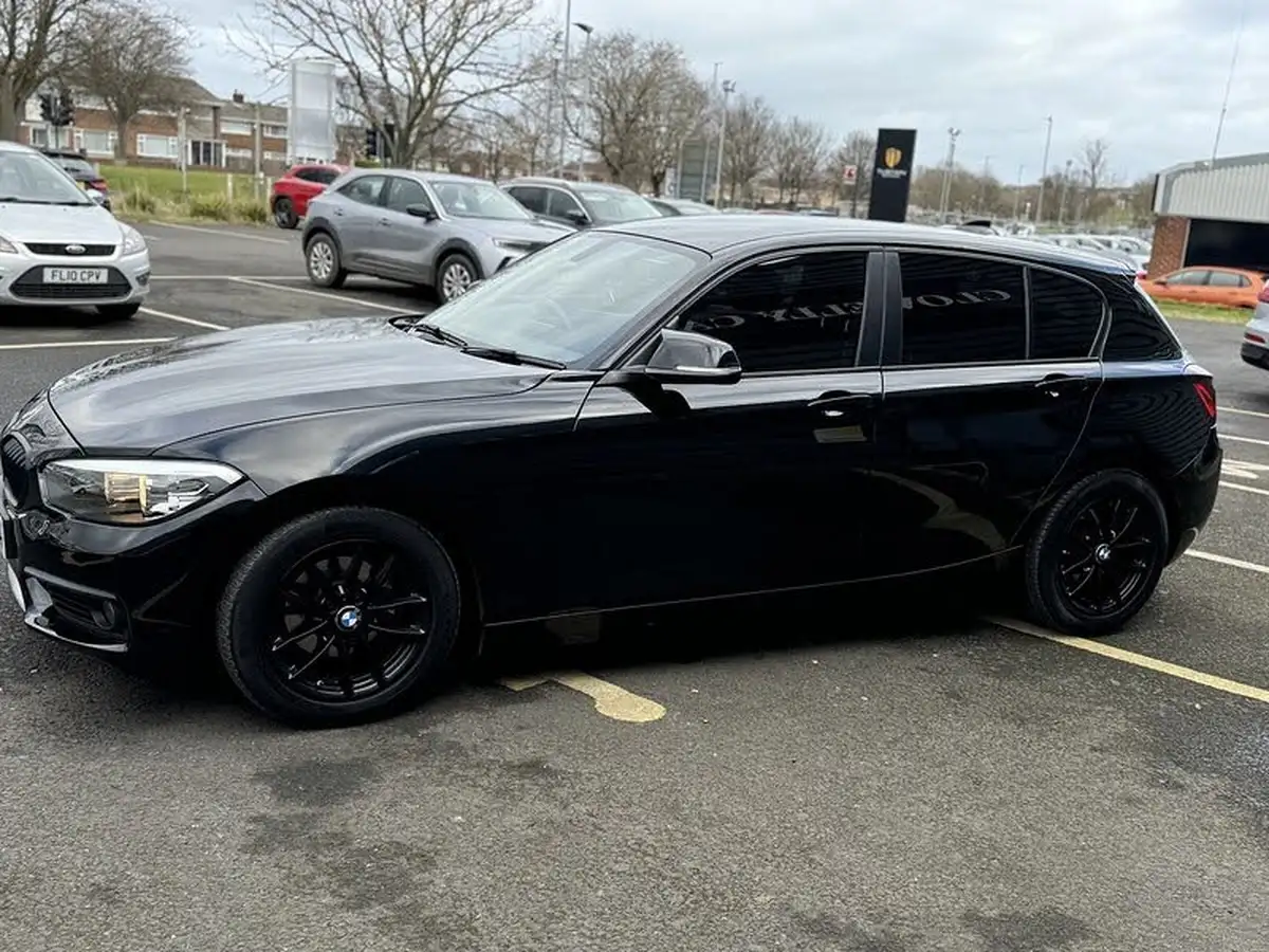 2017-bmw-1-series-20td-118d-se-5d-auto-big-24