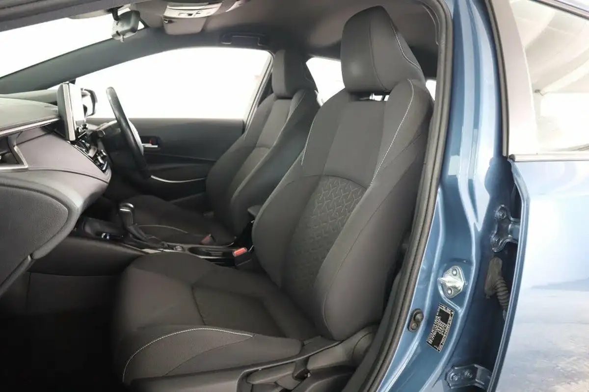 2020-toyota-corolla-18-vvt-i-icon-tech-spare-wheel-touring-sports-5d-big-44